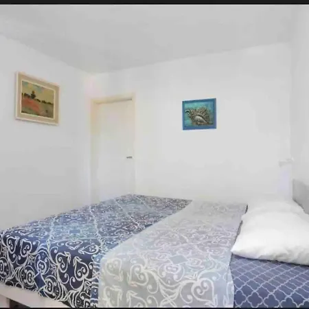 Holiday home Seafront House Antonia Rogoznica (Sibenik-Knin)