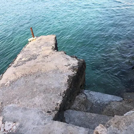 Seafront House Antonia *